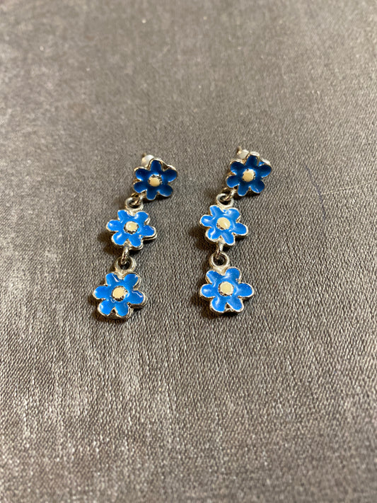 Pair Pierced Earrings - Blue Flowers
