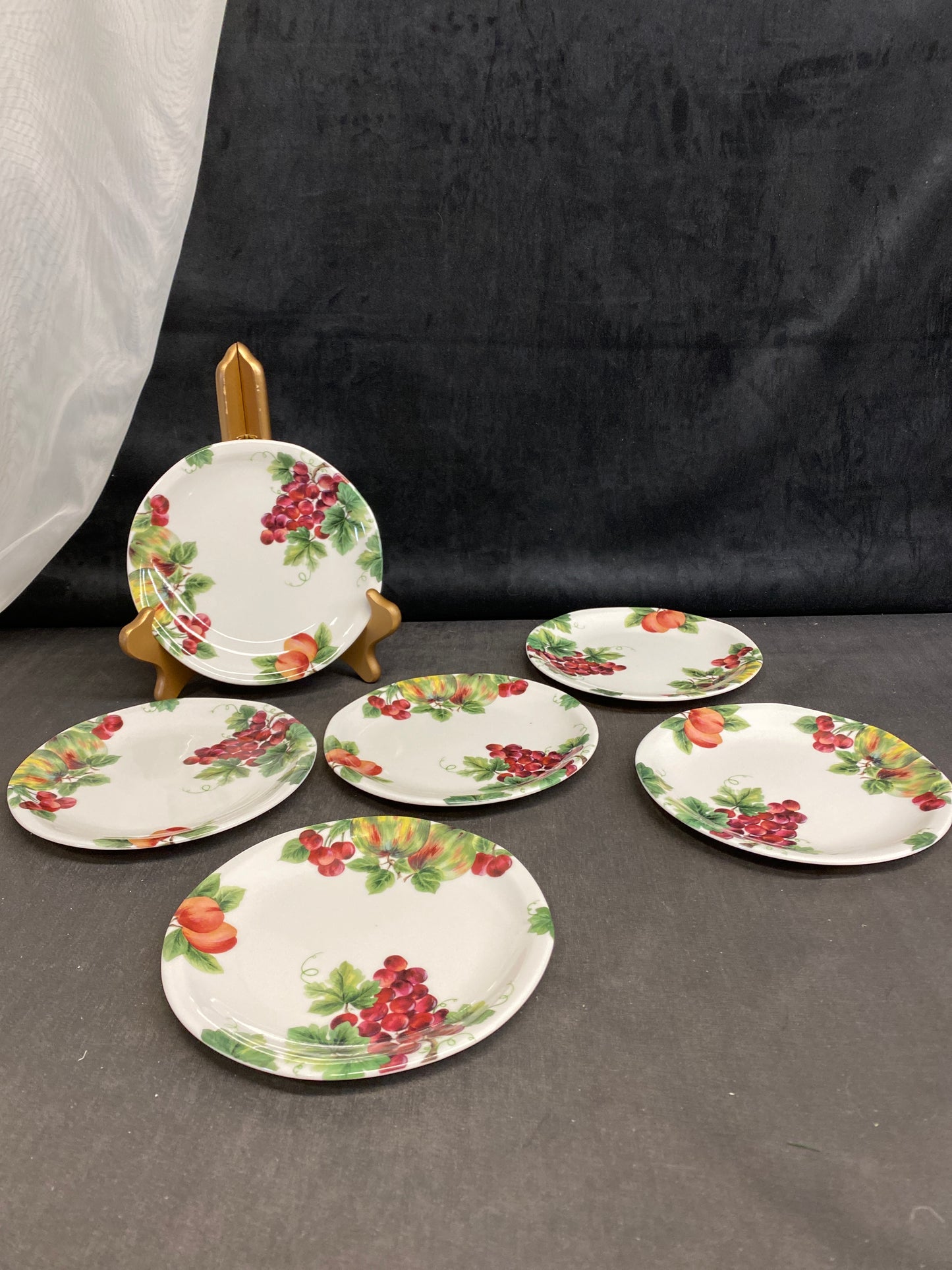 Set 6 Royal Doulton "Vintage Grape" Plates