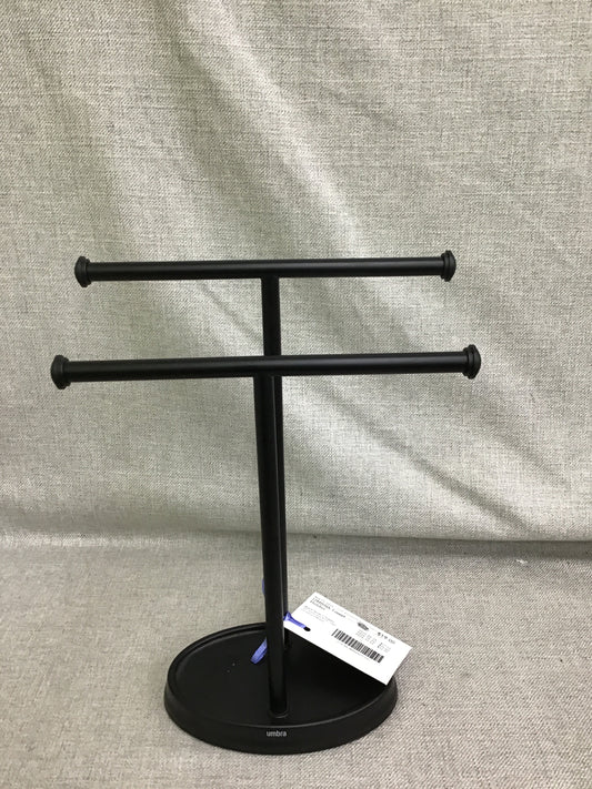 UMBRA Towel Holder