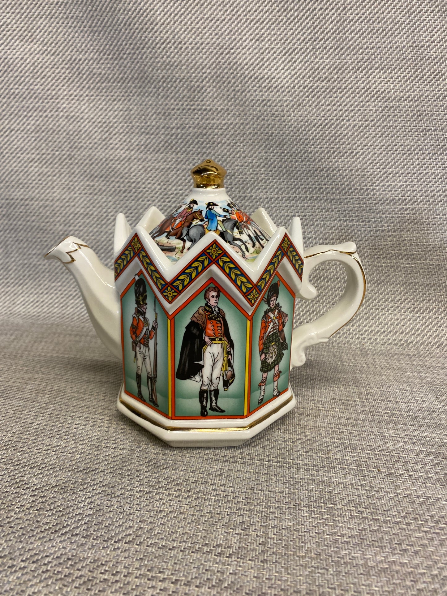 Sadler Teapot - Duke Of Wellington