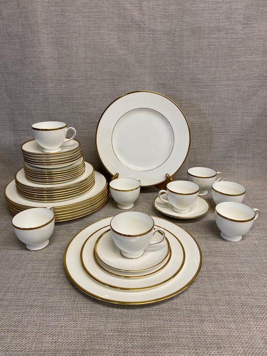 Wedgwood "California" 5PC Setting For 8