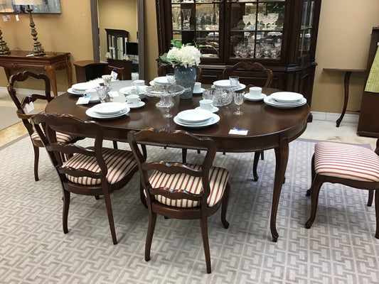 Vintage Style Dining Table & 6 Chairs