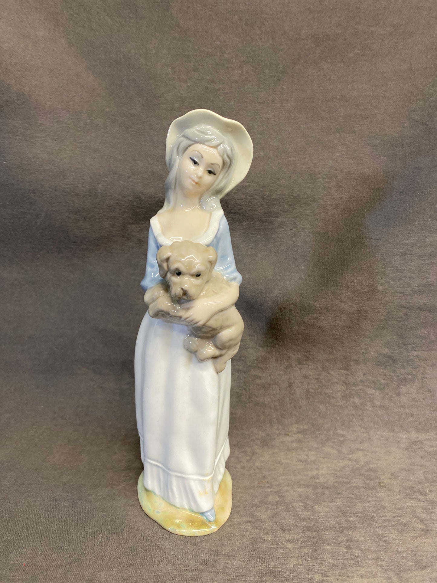 Tengra Figurine - Girl With Dog