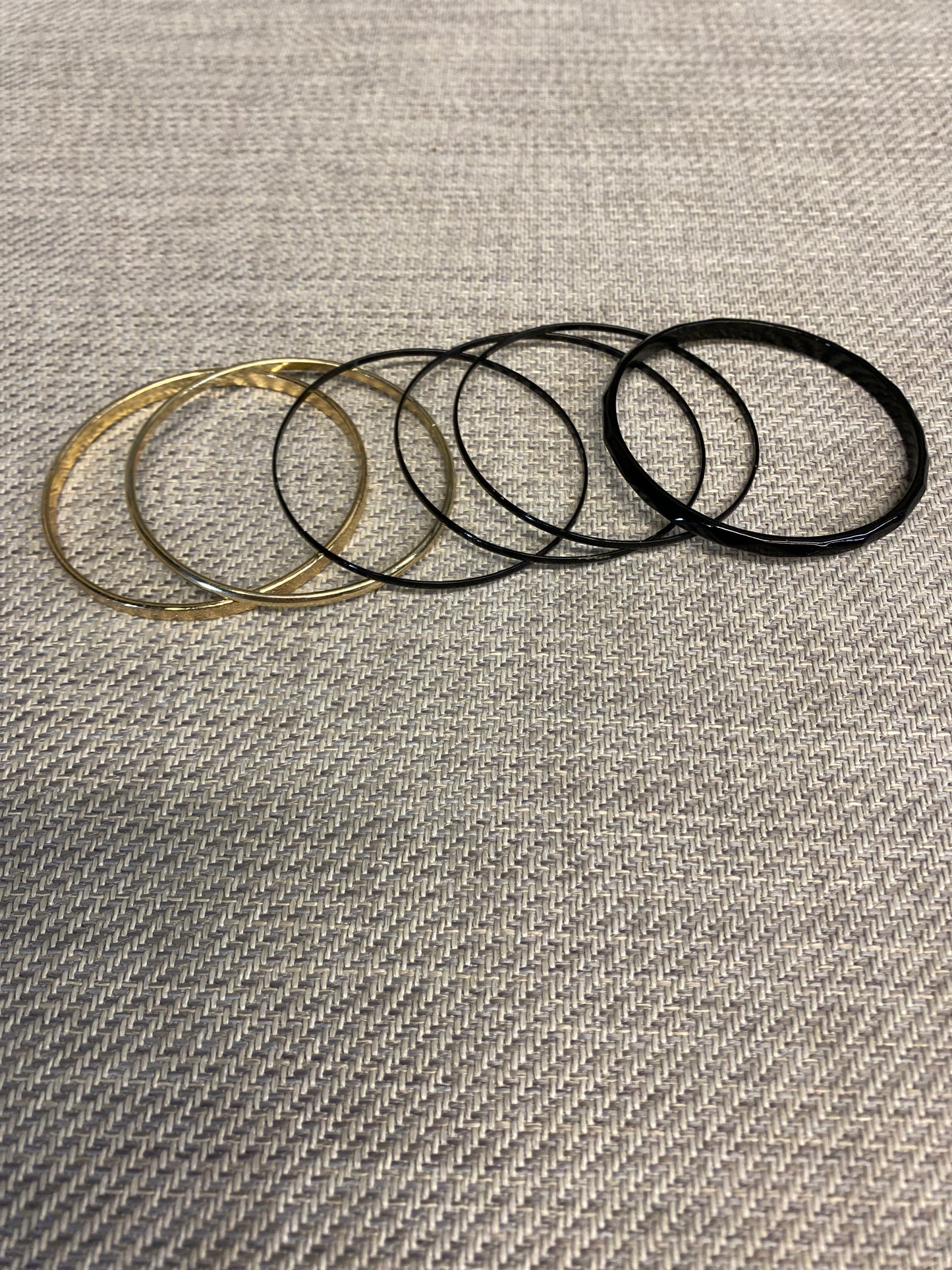 Set 6 Metal Bangles - Gold & Black