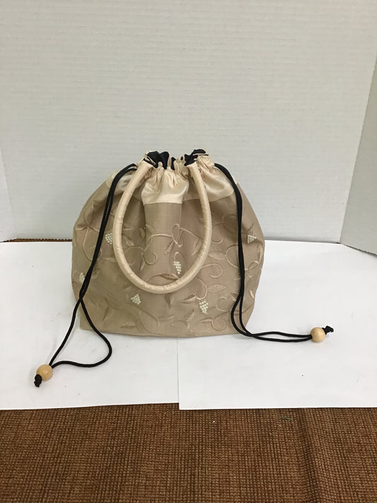 Handbag w Drawstring Closure