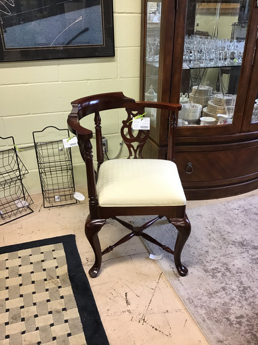 Thomasville Corner Chair