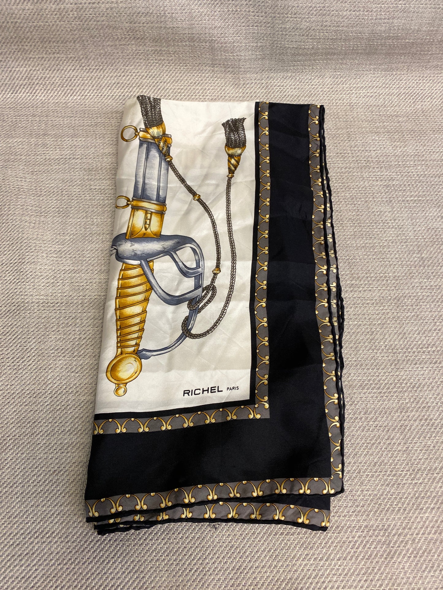 Richel Scarf