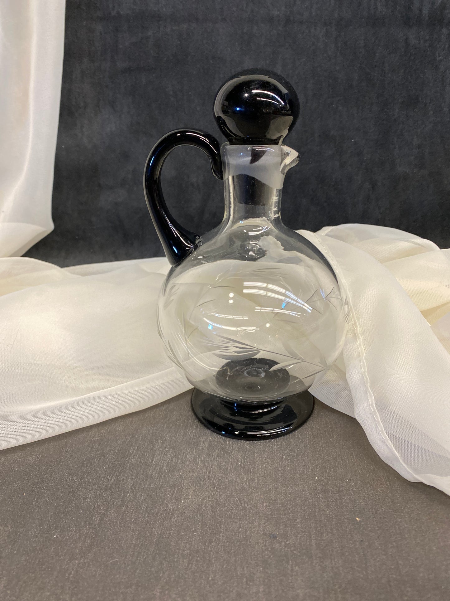 Small Decanter - Clear/Black