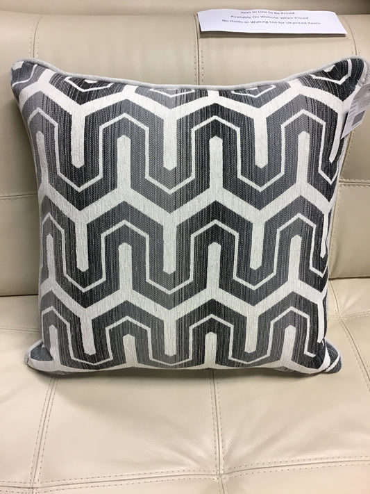 Cushion - Grey/Ivory Geometric