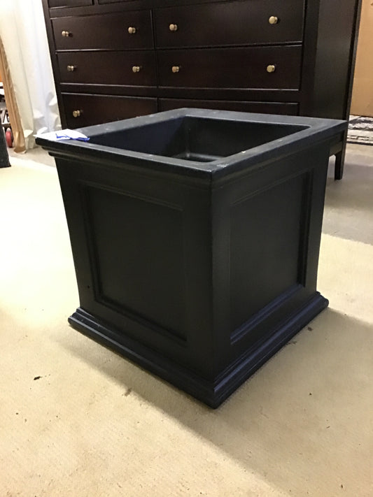 Anastasiya Planter Box w/Water Reservoir