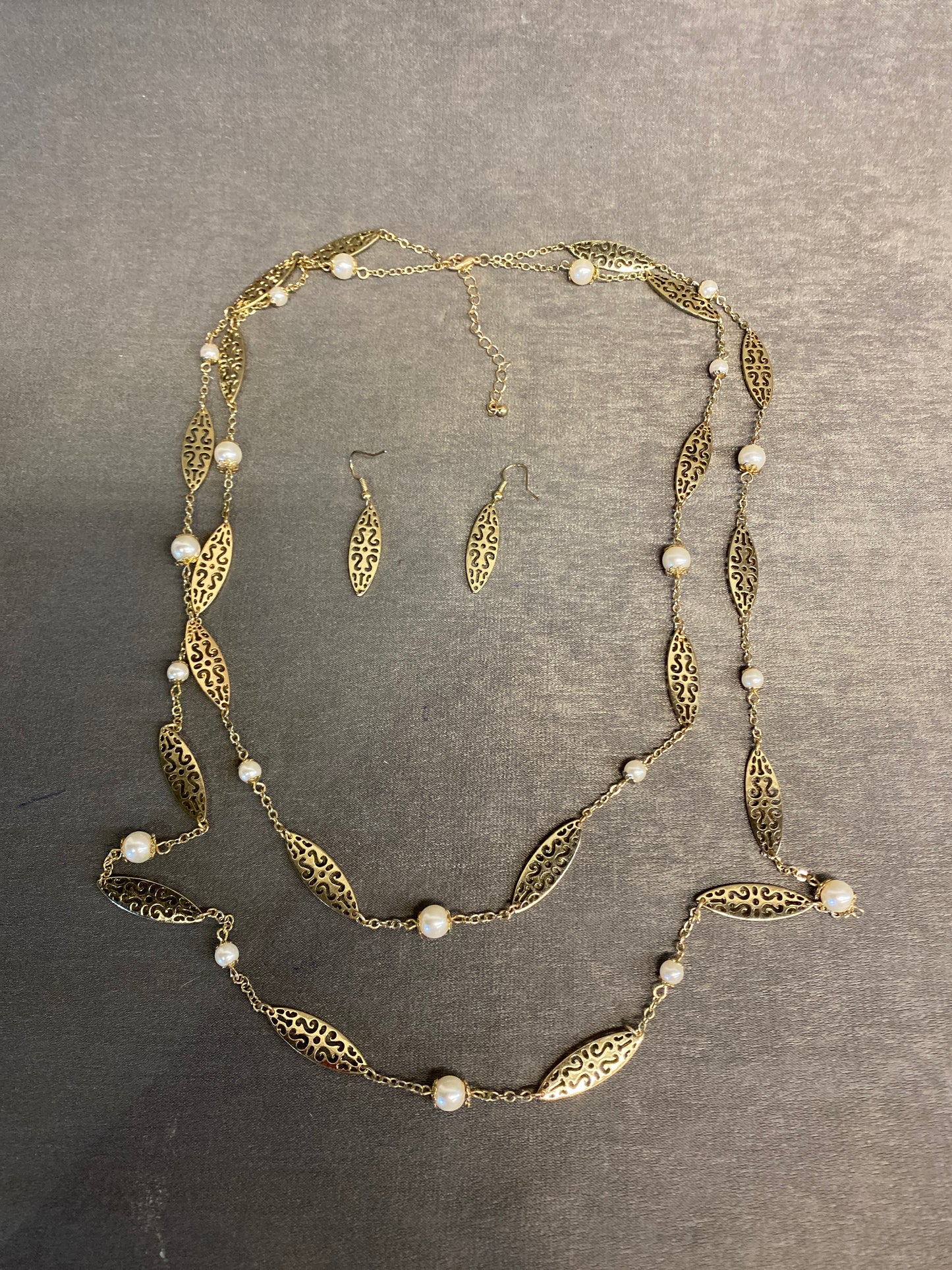 Necklace & Pierced Earrings Set - Filigree