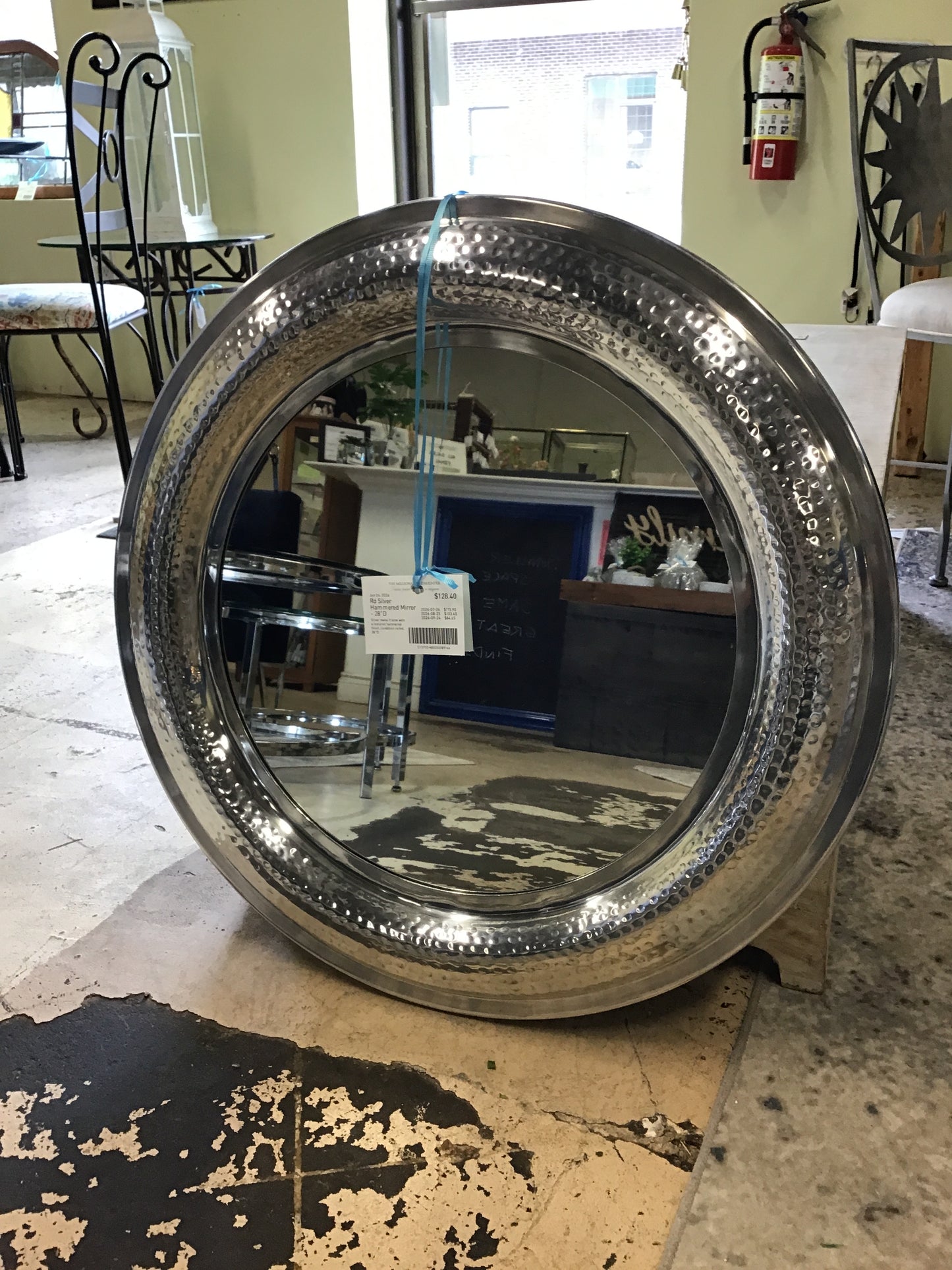 Rd Silver Hammered Mirror - 28"D