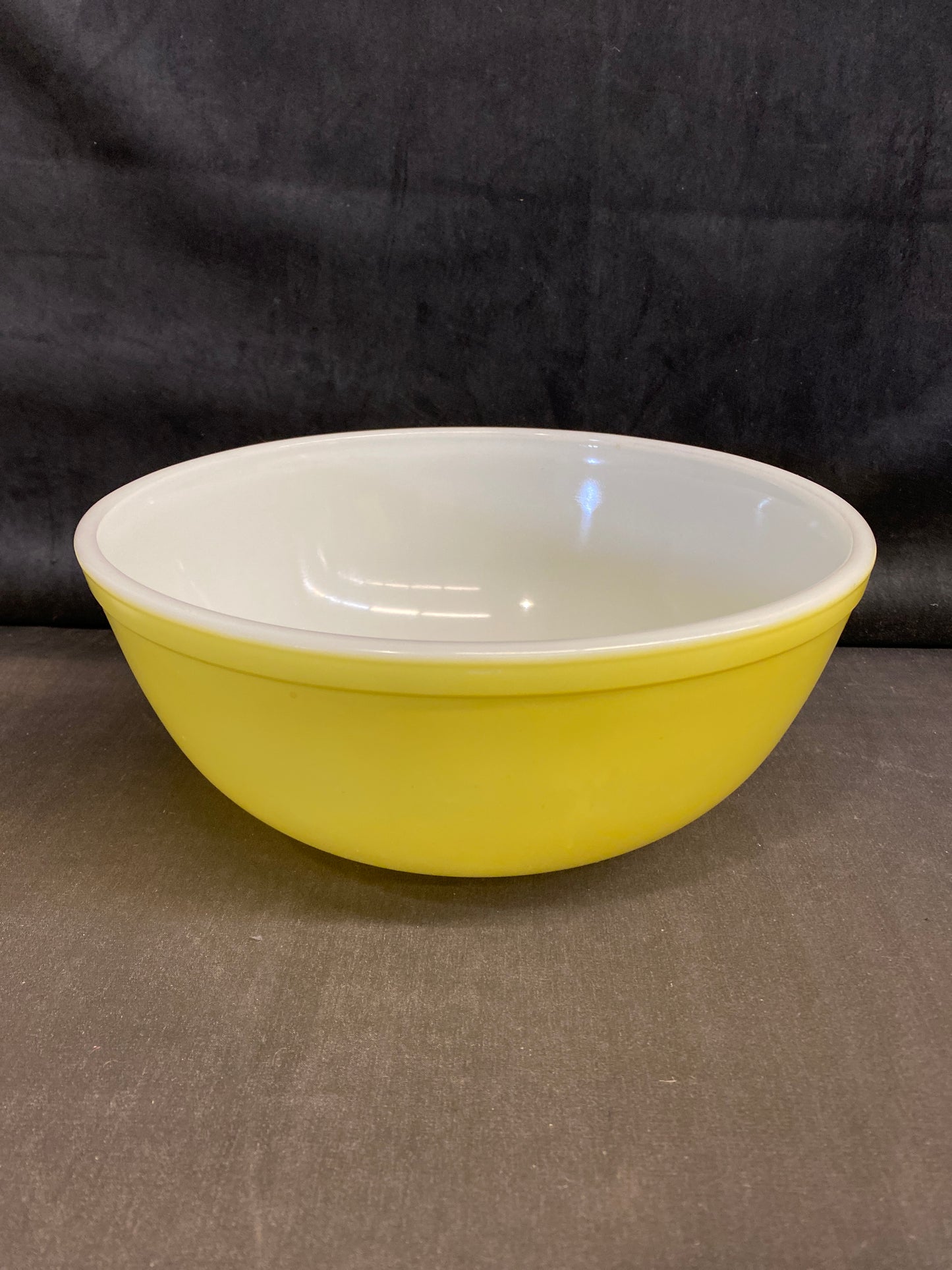 PYREX Mixing Bowl - Yellow