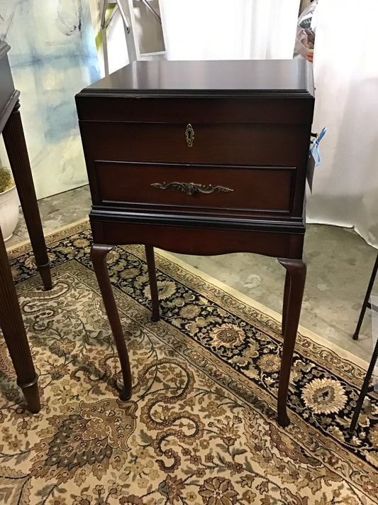 Bombay 2PC Floor Cutlery Chest