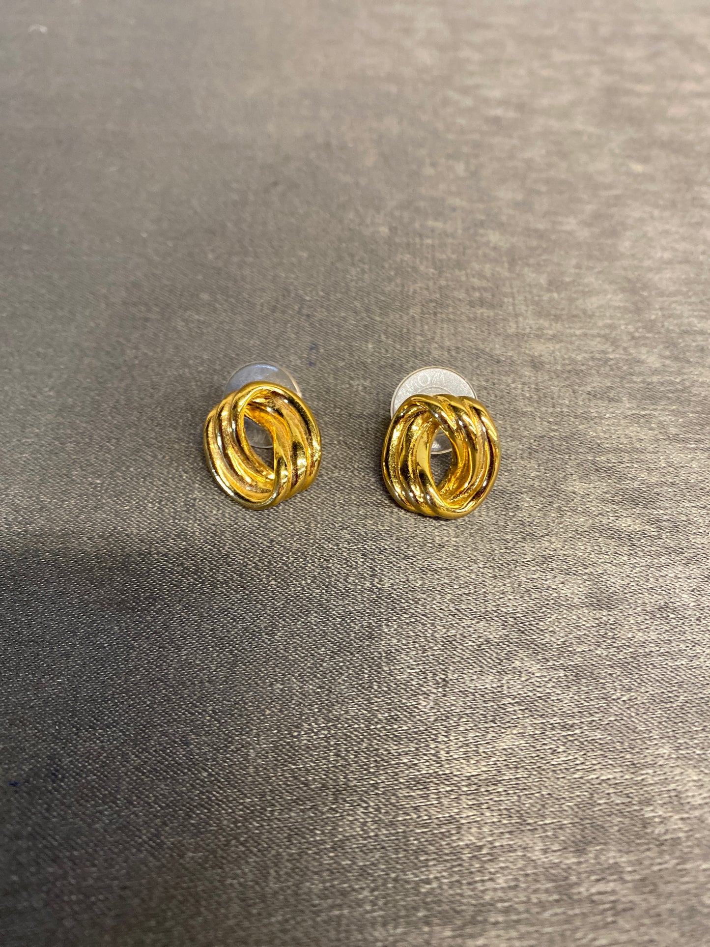 Pair Pierced Earrings - Tripple Links