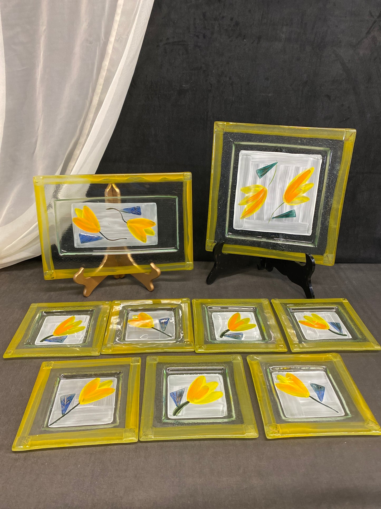 9PC Art Glass Dessert Set - Tulips