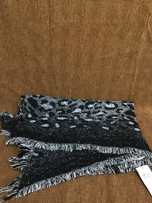 New! Artizan 'Animal Blanket Scarf'