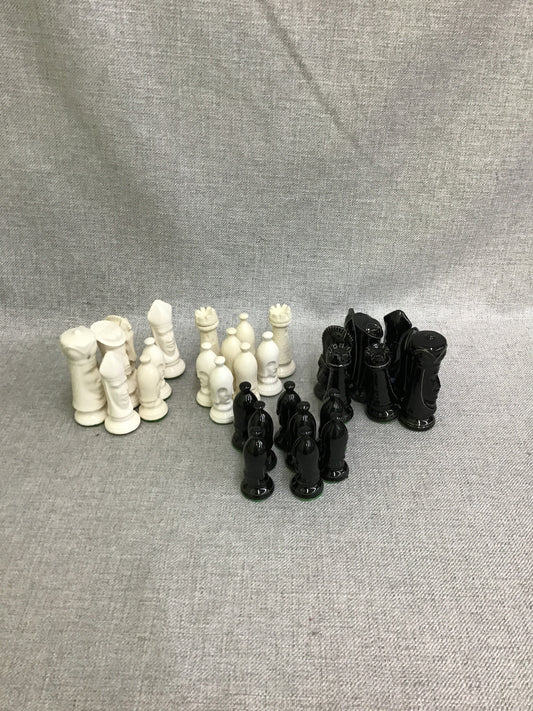 MCM Duncan Games Ceramic Chess Set